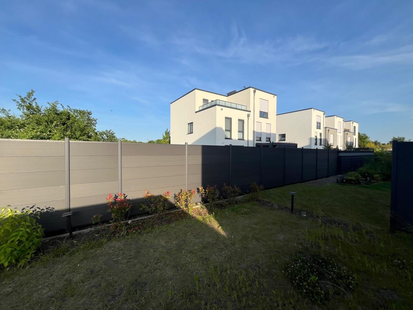 Fertige Ansicht WPC Zaun